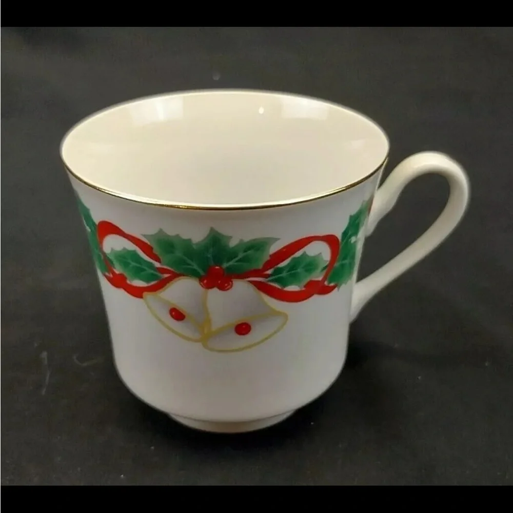 Sango Noel 1990 China 5 Piece Place Setting Christmas Bells Holly Berries Ribbon